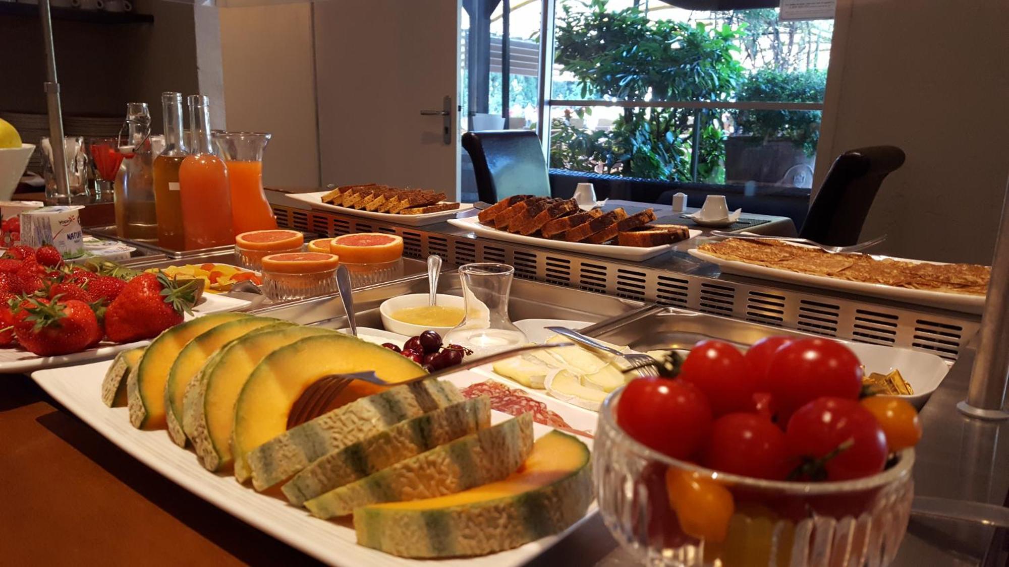 Logis Hotel - Restaurant Residence Les Cedres Villeneuve-lès-Avignon 외부 사진