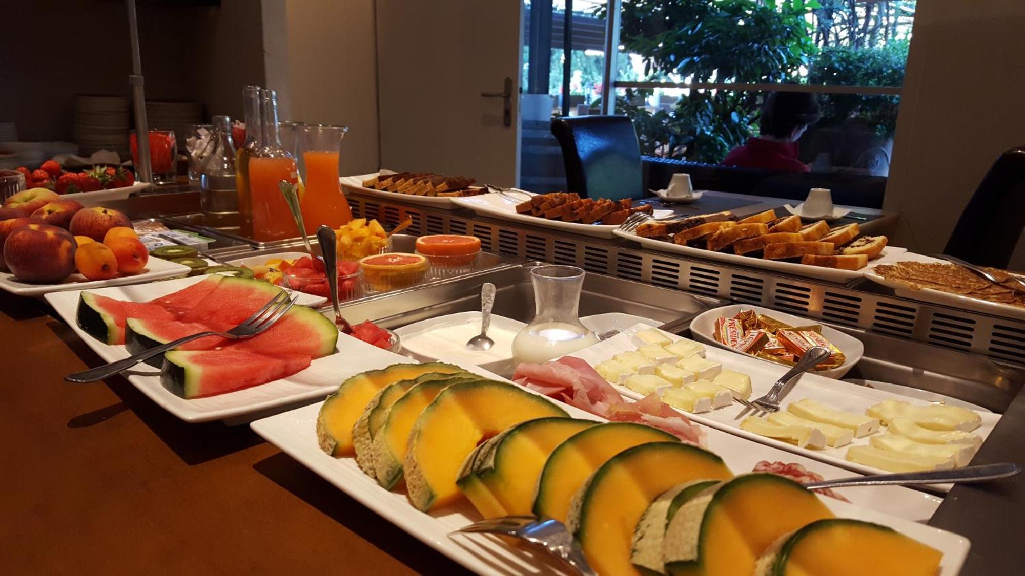 Logis Hotel - Restaurant Residence Les Cedres Villeneuve-lès-Avignon 외부 사진
