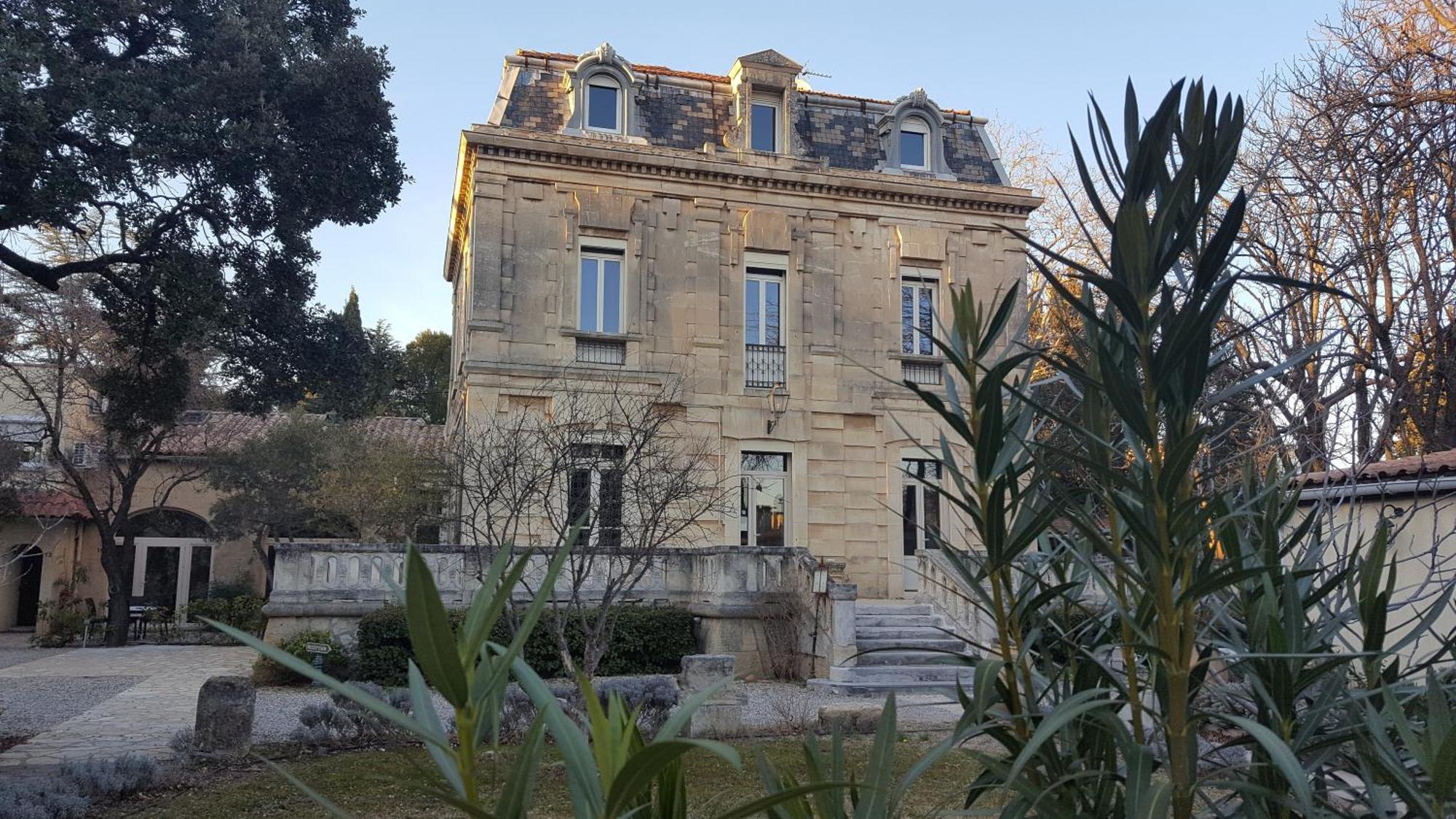 Logis Hotel - Restaurant Residence Les Cedres Villeneuve-lès-Avignon 외부 사진