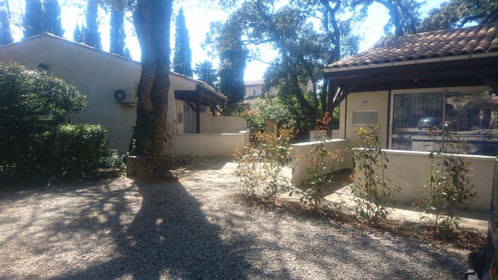 Logis Hotel - Restaurant Residence Les Cedres Villeneuve-lès-Avignon 외부 사진