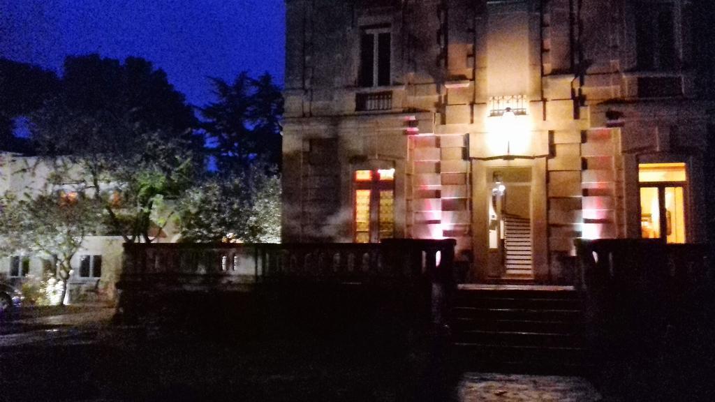 Logis Hotel - Restaurant Residence Les Cedres Villeneuve-lès-Avignon 외부 사진