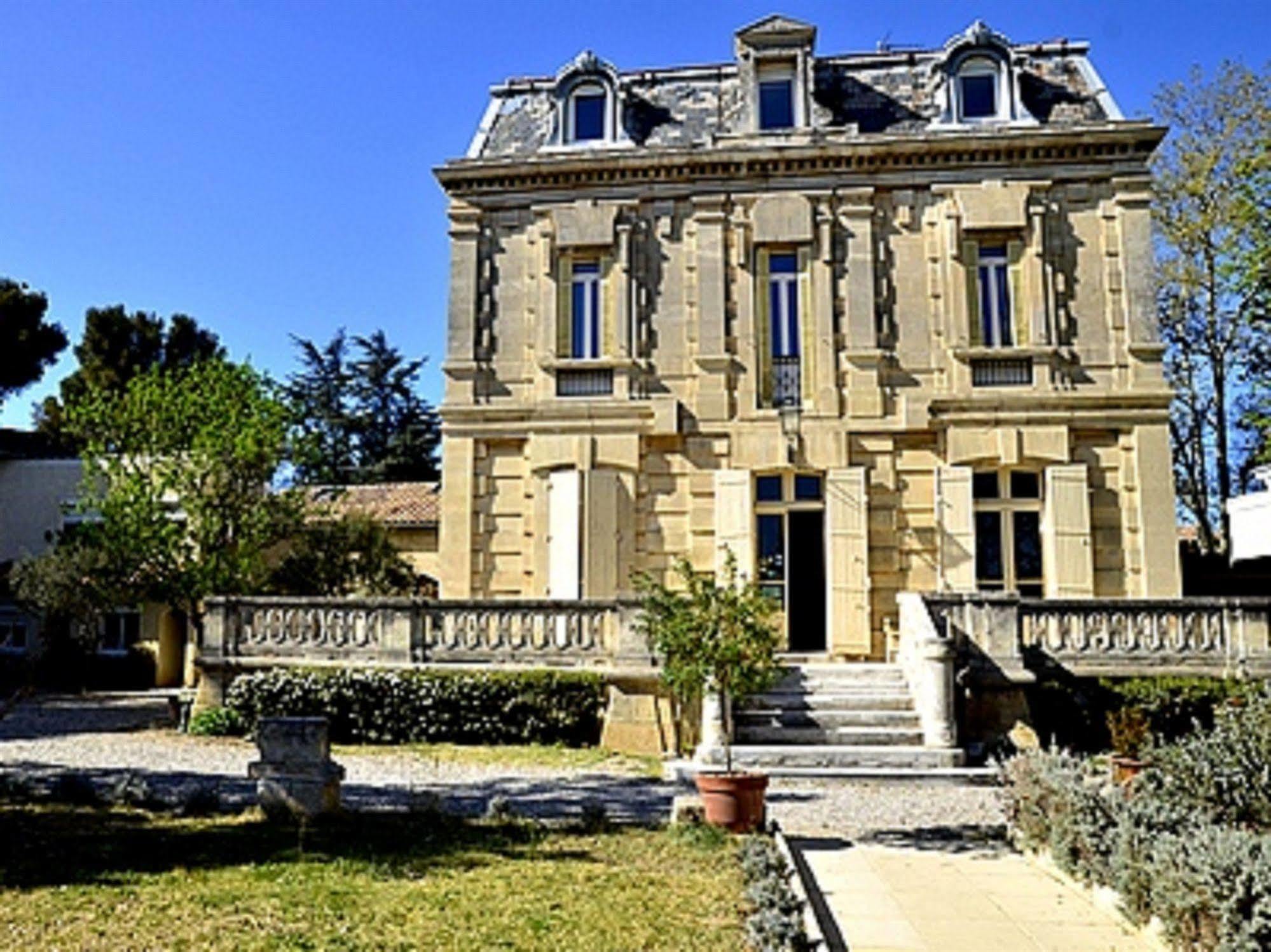Logis Hotel - Restaurant Residence Les Cedres Villeneuve-lès-Avignon 외부 사진