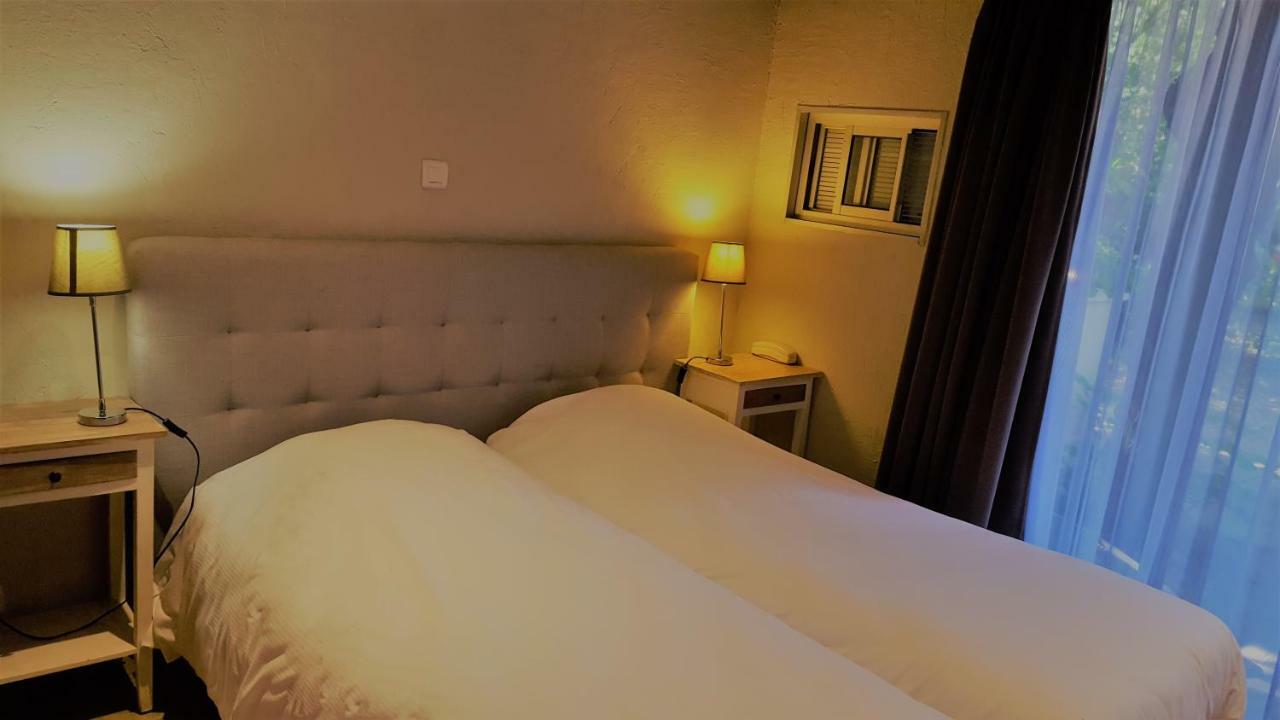 Logis Hotel - Restaurant Residence Les Cedres Villeneuve-lès-Avignon 외부 사진